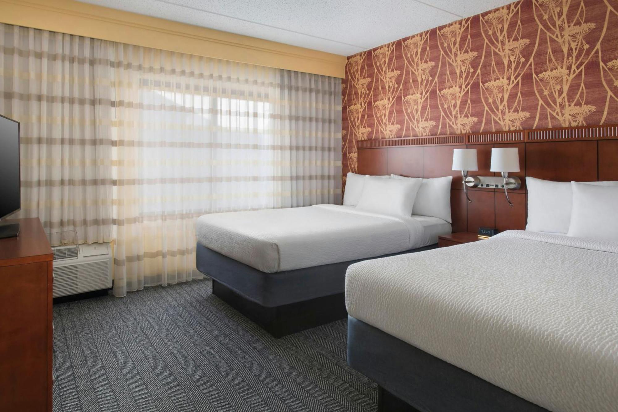 Courtyard By Marriott Mt. Laurel Hotel Маунт Лорел Екстериор снимка